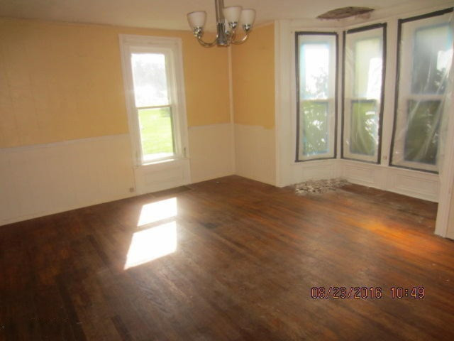 406 North Main Street Three Rivers, MI 49093 - Photo 3 of 10 406NMainDinning
