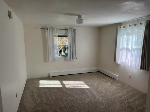 $3,400 | 17 Great Cove Drive, Newmarket, NH 03857