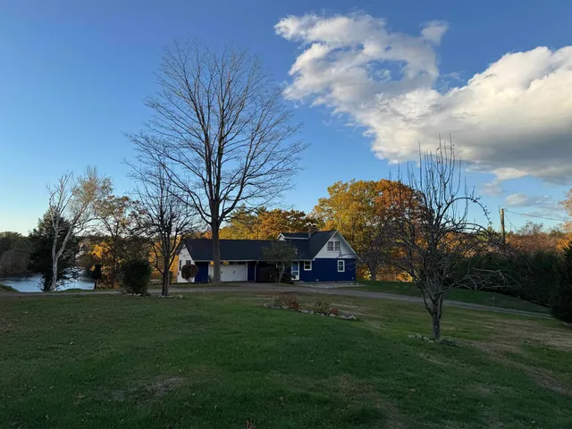 $3,400 | 17 Great Cove Drive, Newmarket, NH 03857