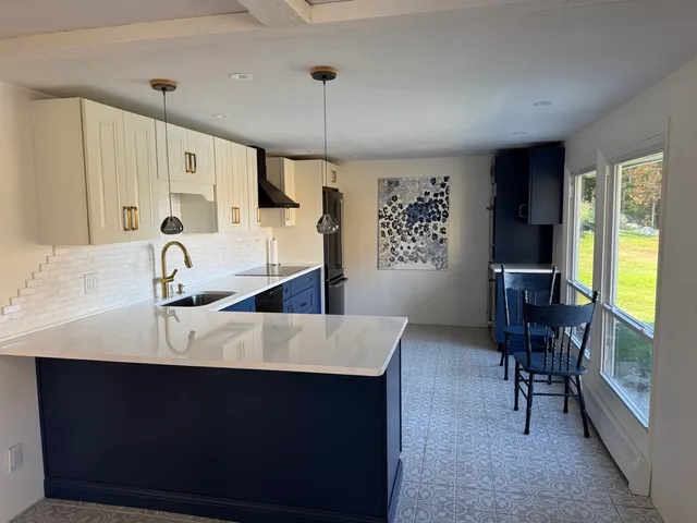 $3,400 | 17 Great Cove Drive, Newmarket, NH 03857