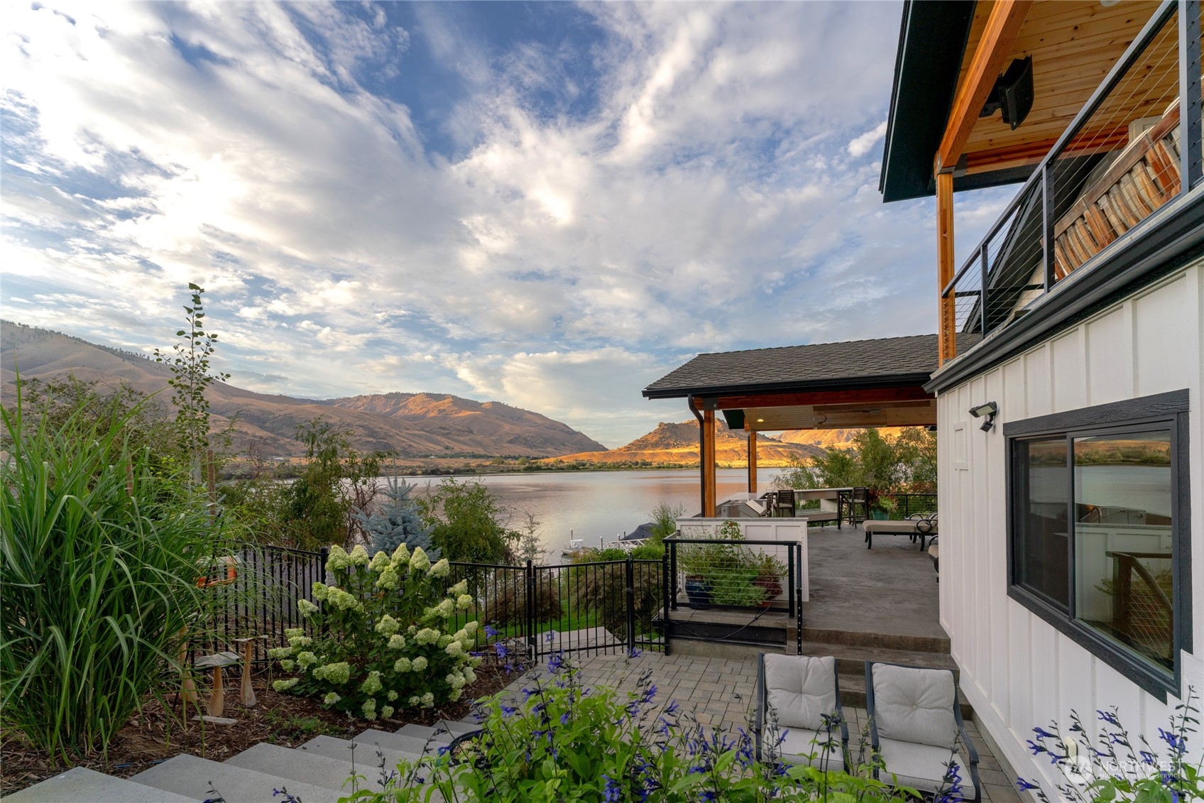 225 Turtle Rock Road East Wenatchee, WA 98802 - Photo 8 of 40 an outdoor view of a garden