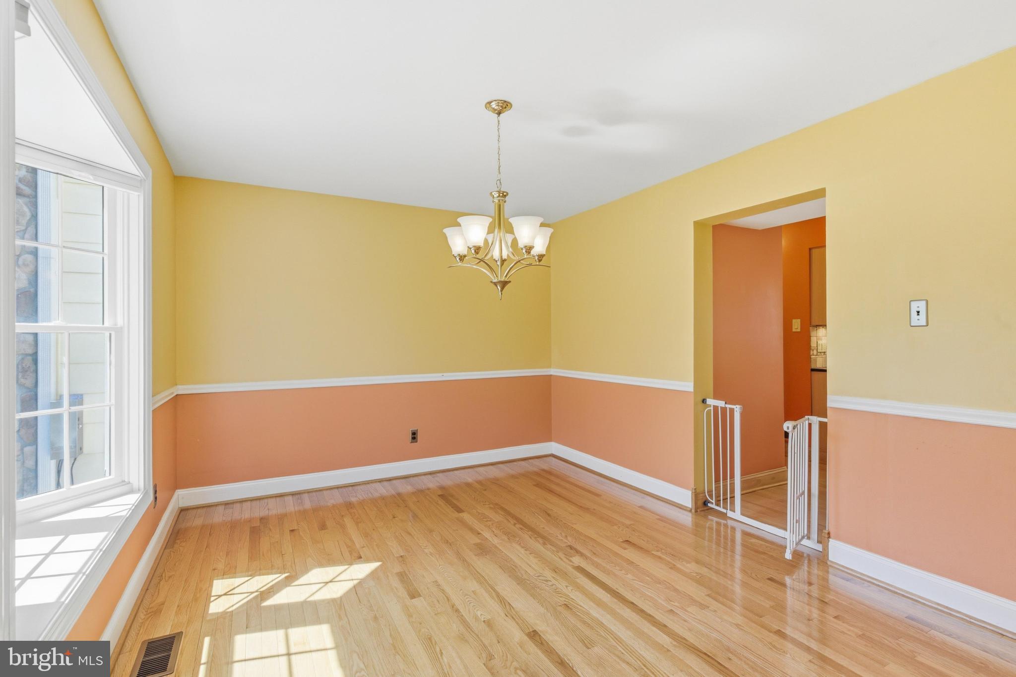 76 Colonial Circle Thornton, PA 19373 - Photo 13 of 42 Dining Room 1