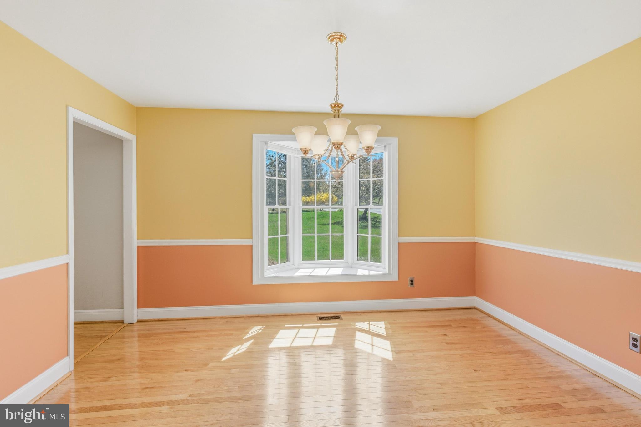 76 Colonial Circle Thornton, PA 19373 - Photo 14 of 42 Dining Room 2