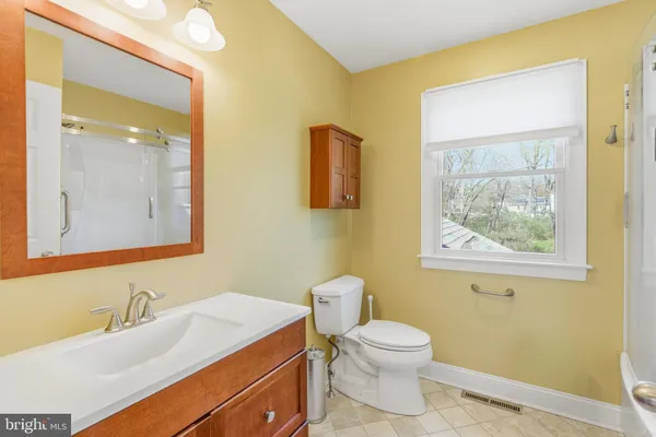 $850,000 | 76 Colonial Circle, Thornton, PA 19373