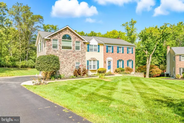 $850,000 | 76 Colonial Circle, Thornton, PA 19373