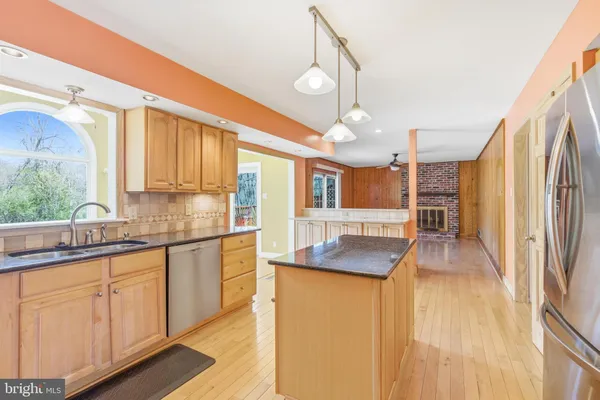 $850,000 | 76 Colonial Circle, Thornton, PA 19373