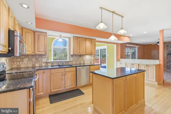 $850,000 | 76 Colonial Circle, Thornton, PA 19373