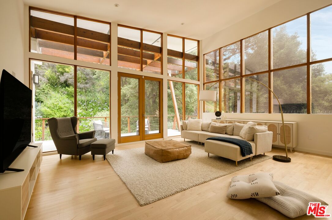 3600 Mandeville Canyon Road Los Angeles, CA 90049 - Photo 7 of 26