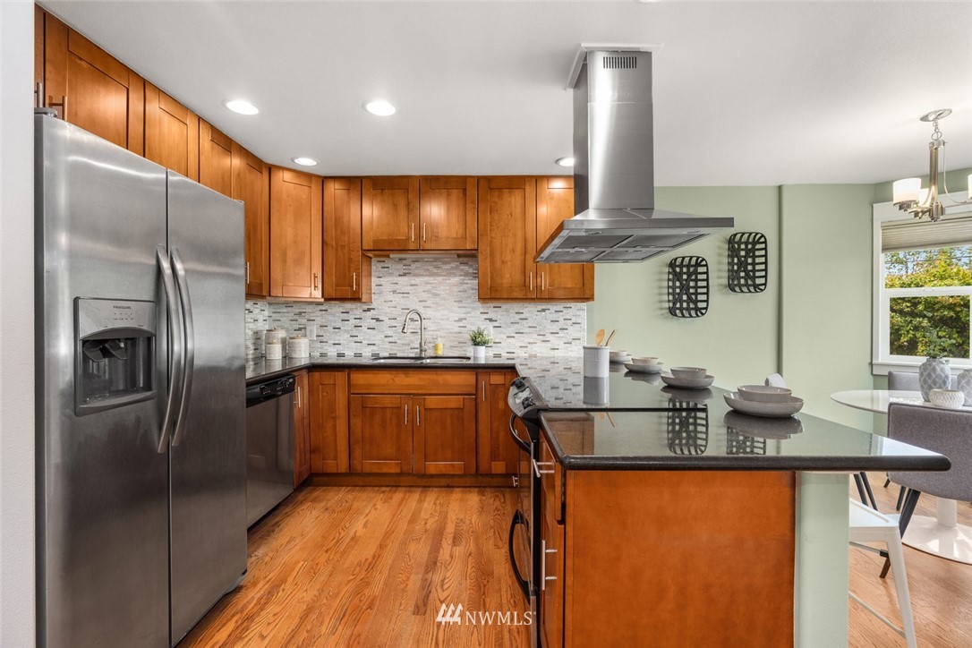 9822 41st Avenue Southwest Seattle, WA 98136 - Photo 8 of 27 Gallery Image 8