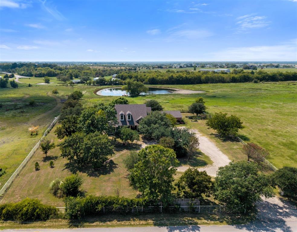 9520 Cr 262 Crandall Tx 75114 Crandall, TX 75114 - Photo 7 of 18 a view of a lake with a city