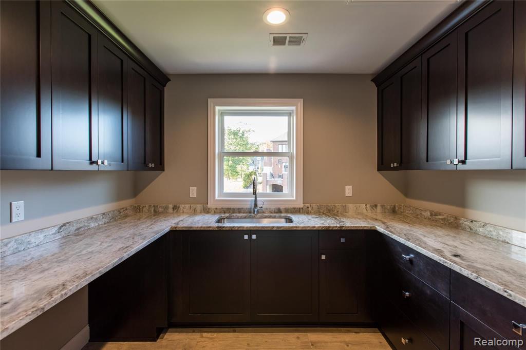 3870 Thatcher Drive Rochester Hills, MI 48309 - Photo 16 of 17