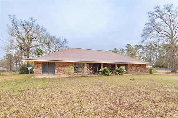 $210,000 | 220 Woodland Drive, Oakdale, LA 71463