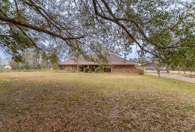 $210,000 | 220 Woodland Drive, Oakdale, LA 71463
