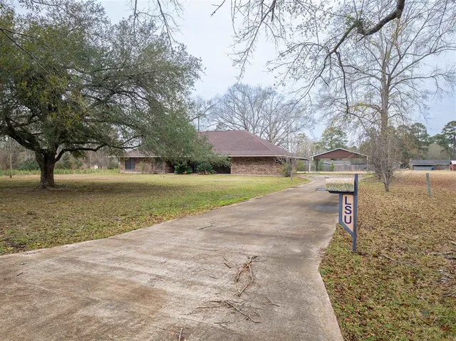 $210,000 | 220 Woodland Drive, Oakdale, LA 71463