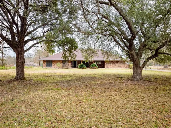 $210,000 | 220 Woodland Drive, Oakdale, LA 71463