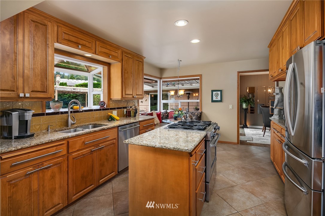 3909 Southeast 11th Street Renton, WA 98058 - Photo 7 of 25 Gallery Image 7