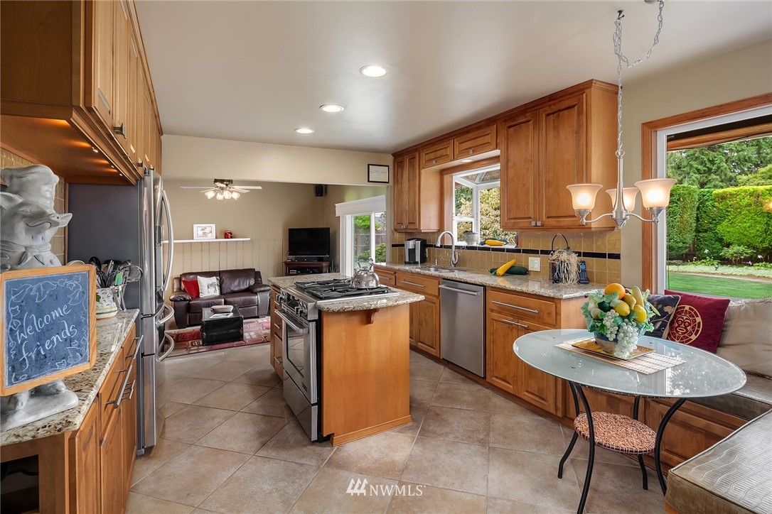 3909 Southeast 11th Street Renton, WA 98058 - Photo 9 of 25 Gallery Image 9