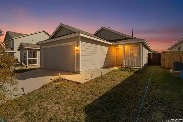 a front view of house with yard