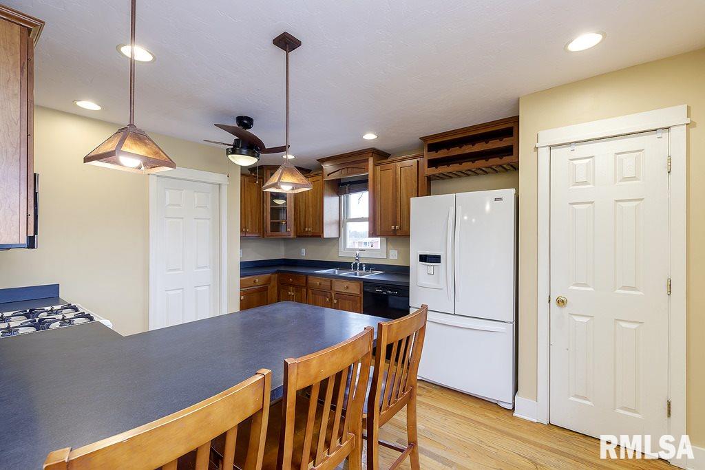 9216 140th Street West Taylor Ridge, IL 61284 - Photo 13 of 24