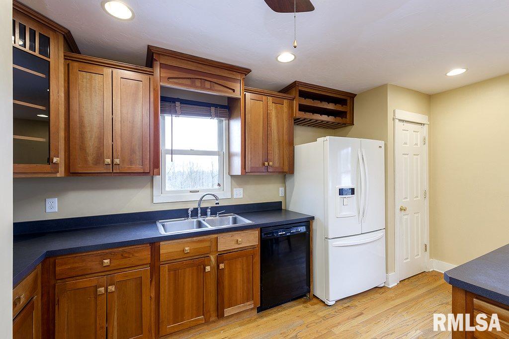 9216 140th Street West Taylor Ridge, IL 61284 - Photo 16 of 24