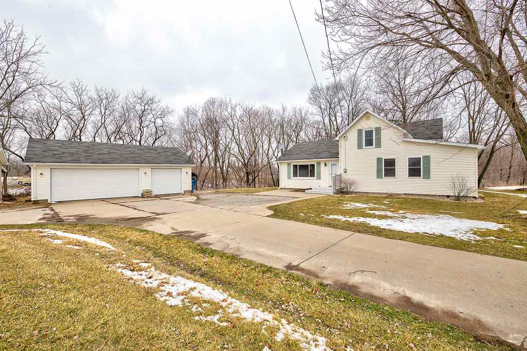 9216 140th Street West Taylor Ridge, IL 61284 - Photo 2 of 24