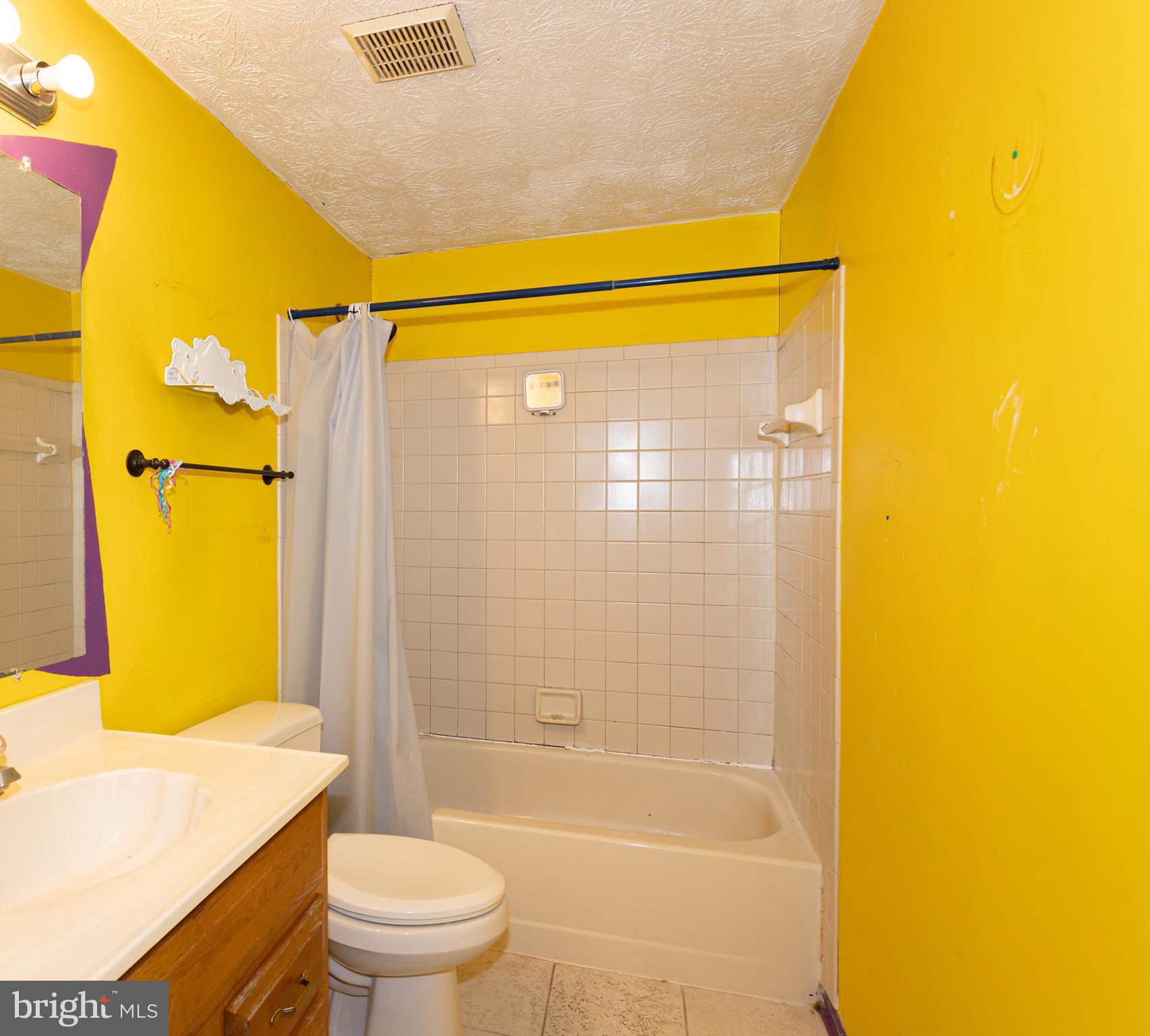 35 Trailwood Road Nottingham, MD 21236 - Photo 10 of 16 Full bath on upper floor
