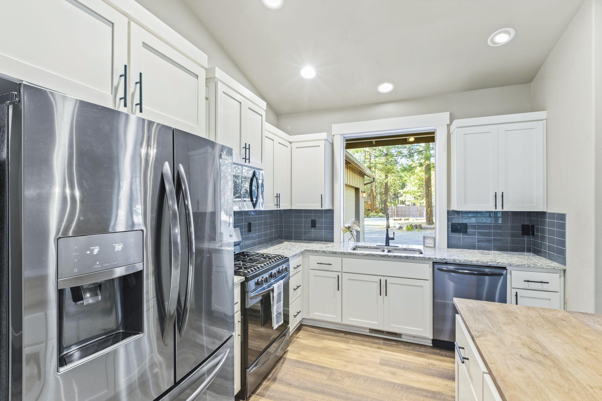 16907 Indio Road Bend, OR 97707 - Photo 13 of 46