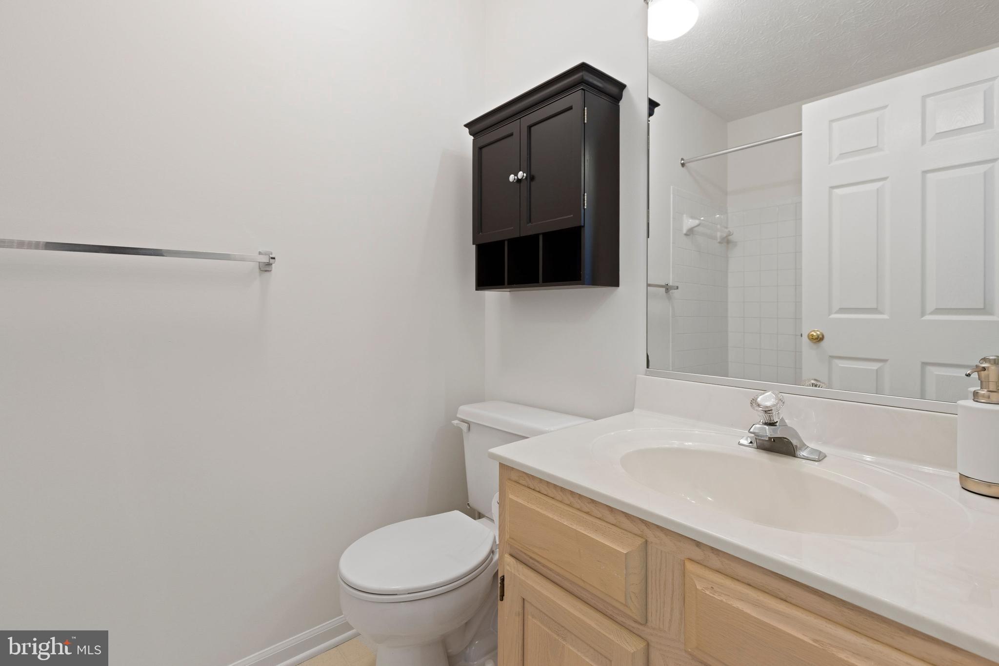 27 Laurel Path Court, Unit 627 Nottingham, MD 21236 - Photo 17 of 21 Hall Bath