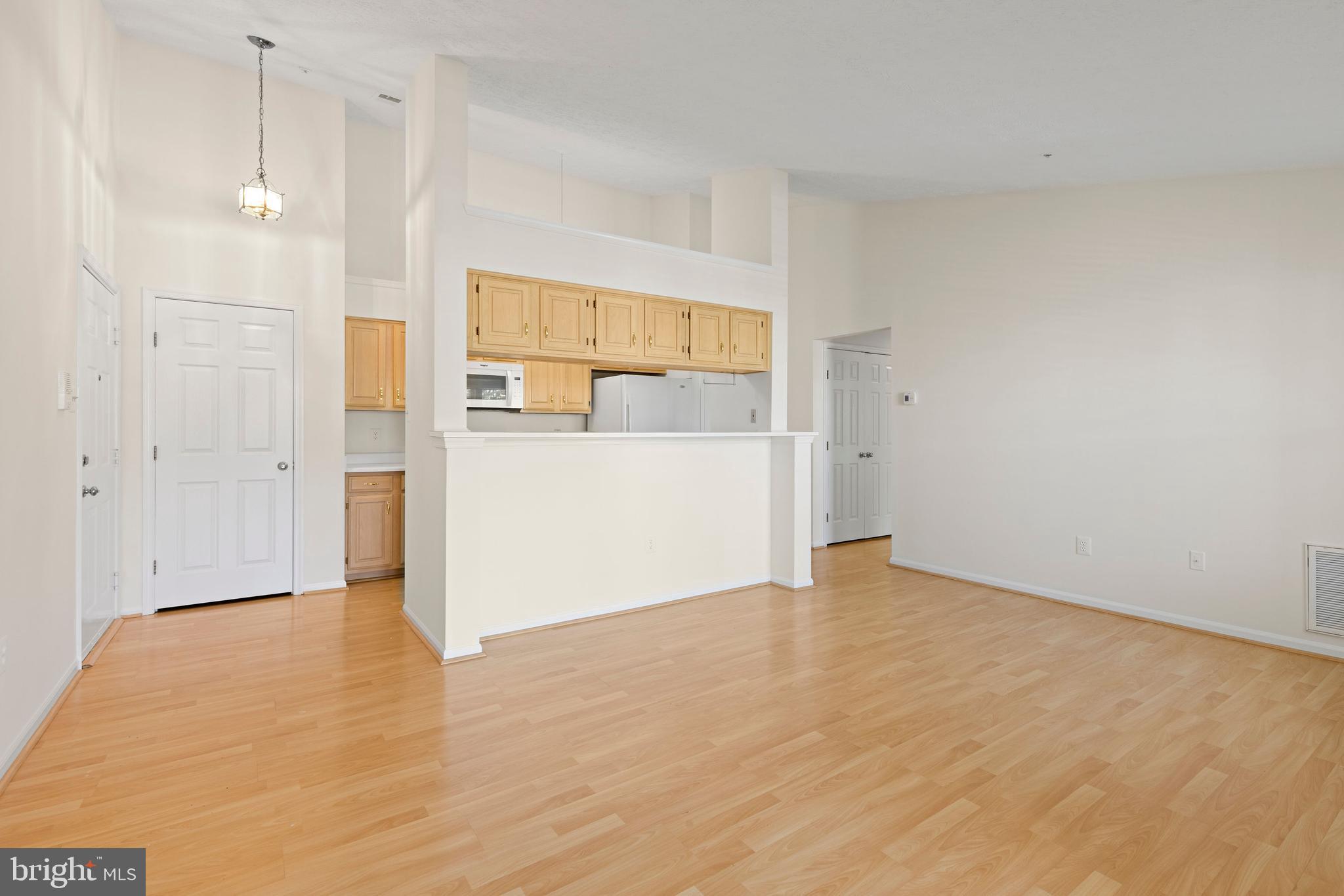 27 Laurel Path Court, Unit 627 Nottingham, MD 21236 - Photo 5 of 21 Light and Airy!