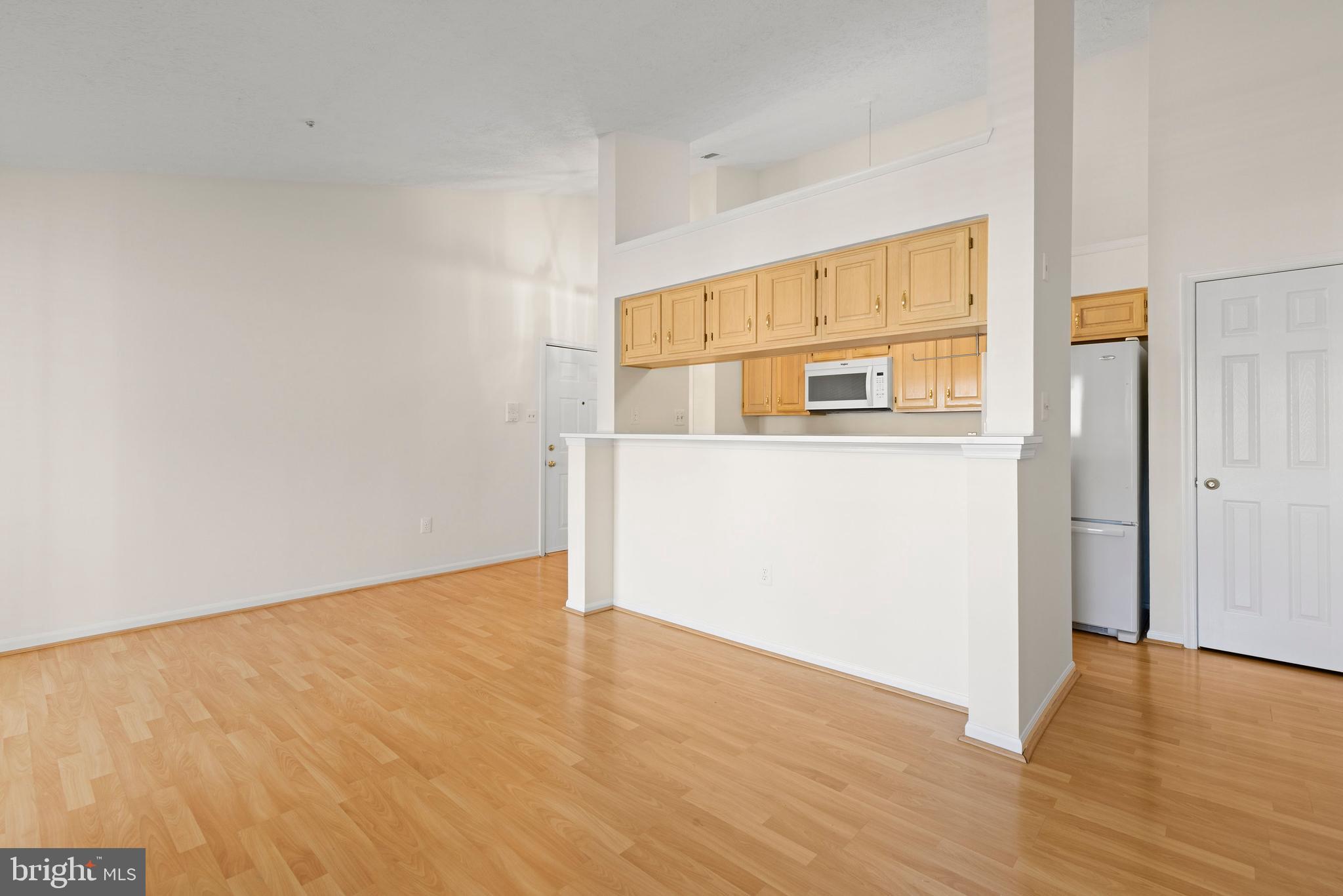 27 Laurel Path Court, Unit 627 Nottingham, MD 21236 - Photo 6 of 21 Seating at the counter