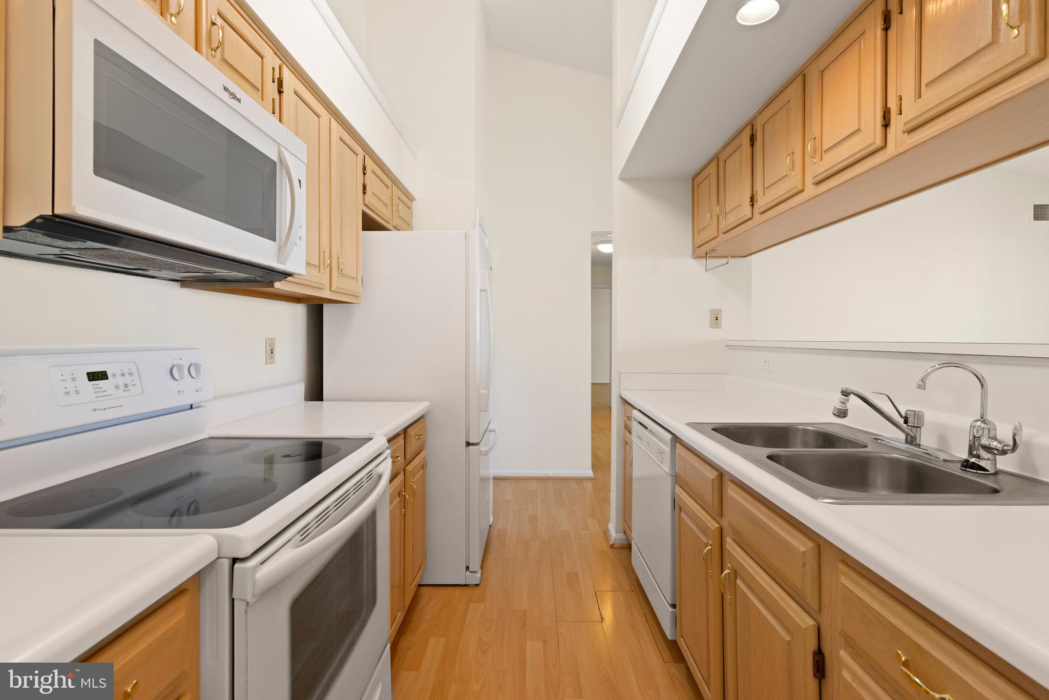 27 Laurel Path Court, Unit 627 Nottingham, MD 21236 - Photo 10 of 21 Gally Kitchen