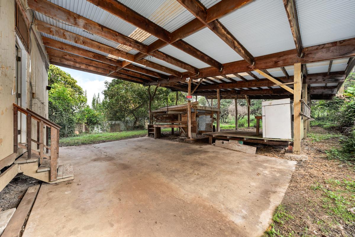 88-2497 Milolii Road Captain Cook, HI 96704 - Photo 28 of 30 a view of a car garage