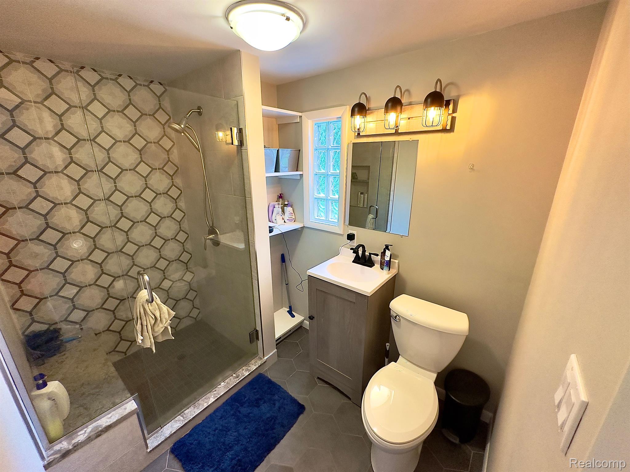 5236 Davison Road Burton, MI 48509 - Photo 31 of 37 Gallery Image 31
