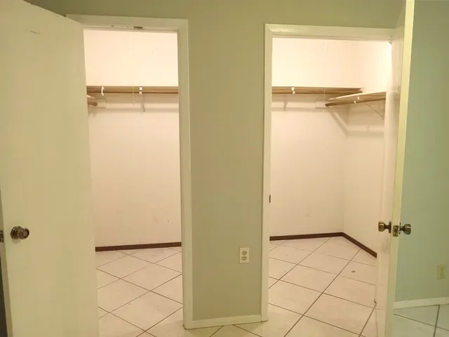 $1,495 | 910 East Meadowmere Lane, Austin, TX 78758