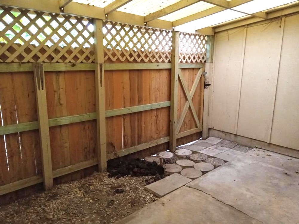 910 East Meadowmere Lane Austin, TX 78758 - Photo 12 of 27 a view of entryway