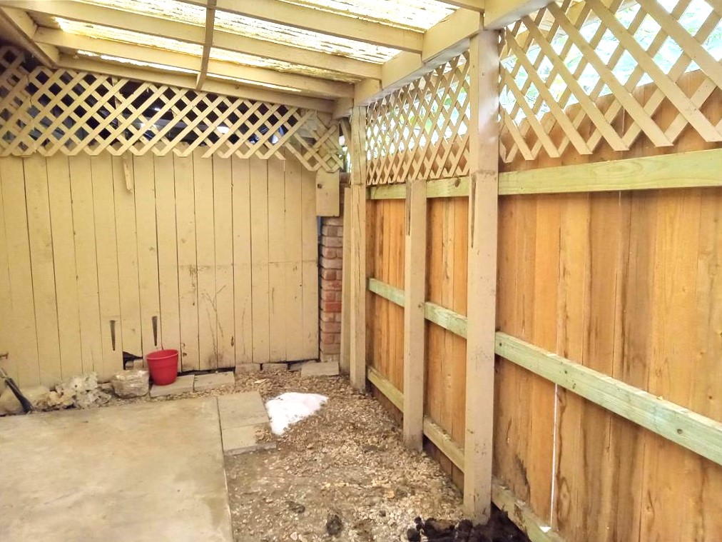 910 East Meadowmere Lane Austin, TX 78758 - Photo 13 of 27 a view of a entryway with wooden floor
