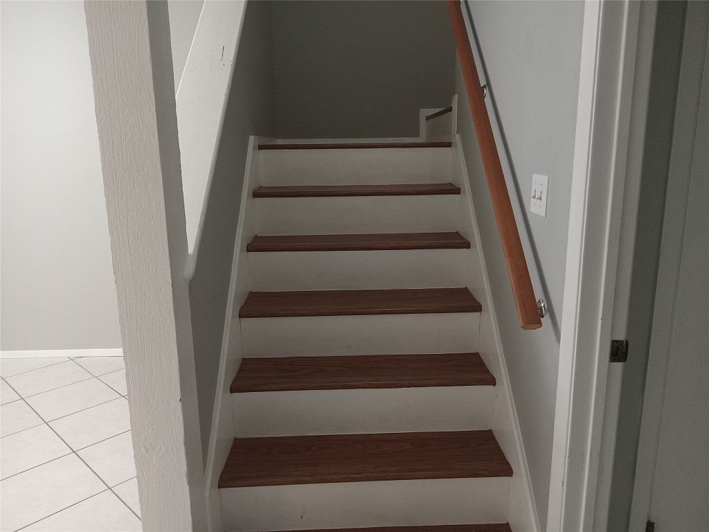 910 East Meadowmere Lane Austin, TX 78758 - Photo 15 of 27