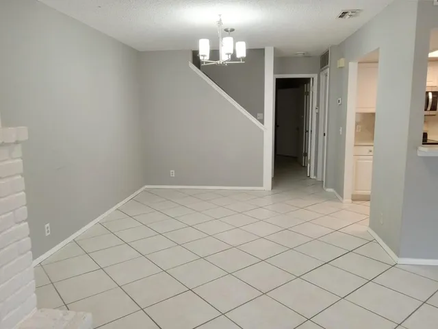 $1,495 | 910 East Meadowmere Lane, Austin, TX 78758