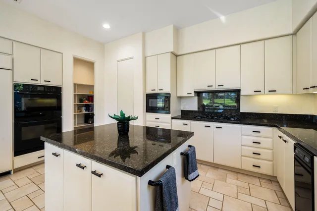 $2,195,000 | 443 Tomahawk Drive, Palm Desert, CA 92211