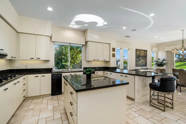 $2,195,000 | 443 Tomahawk Drive, Palm Desert, CA 92211