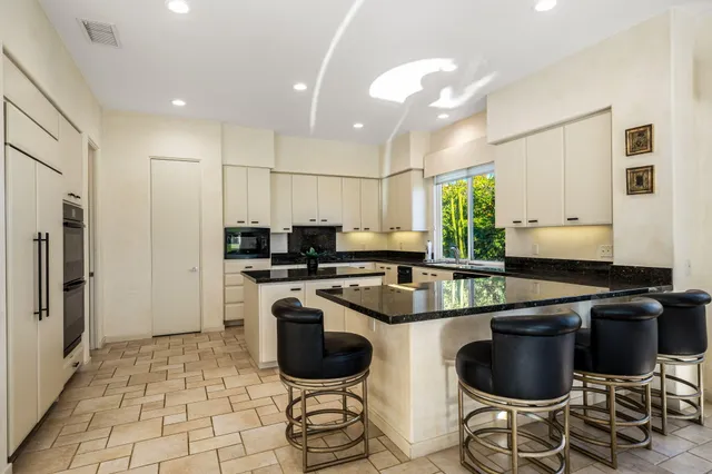 $2,195,000 | 443 Tomahawk Drive, Palm Desert, CA 92211