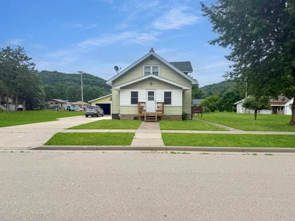 $249,900 | 152 North Ohio Street, Prairie du Chien, WI 53821
