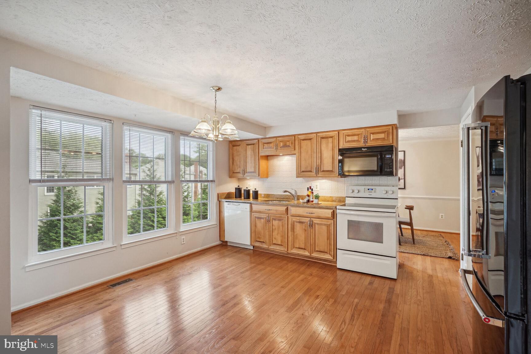 6311 Falling Brook Drive Burke, VA 22015 - Photo 9 of 39