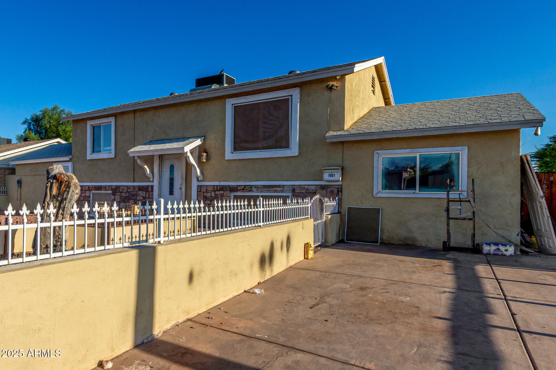 7607 West Osborn Road Phoenix, AZ 85033 - Photo 3 of 40 04 - Osborn