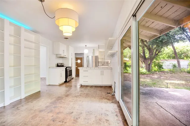 $2,500 | 1616 Ashberry Drive, Austin, TX 78723