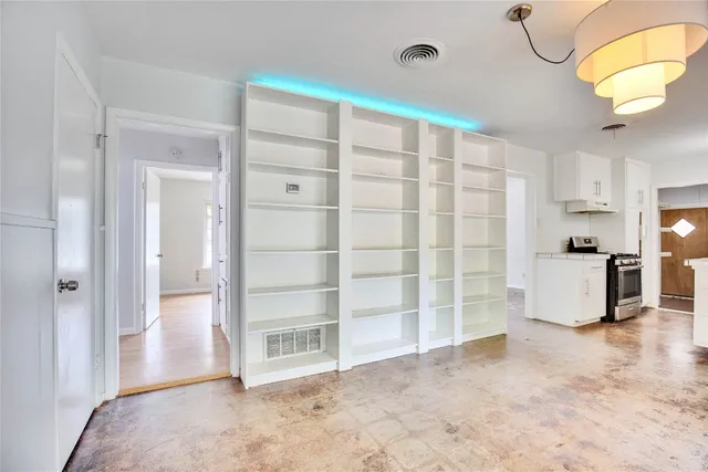 $2,500 | 1616 Ashberry Drive, Austin, TX 78723