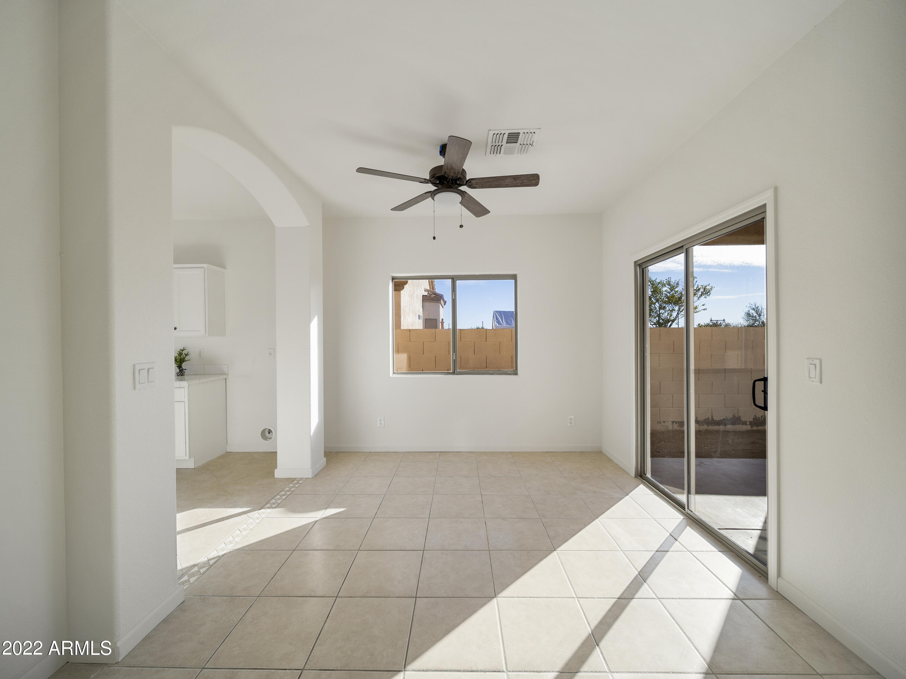 322 North 103rd Place Apache Junction, AZ 85120 - Photo 9 of 33 Dining area