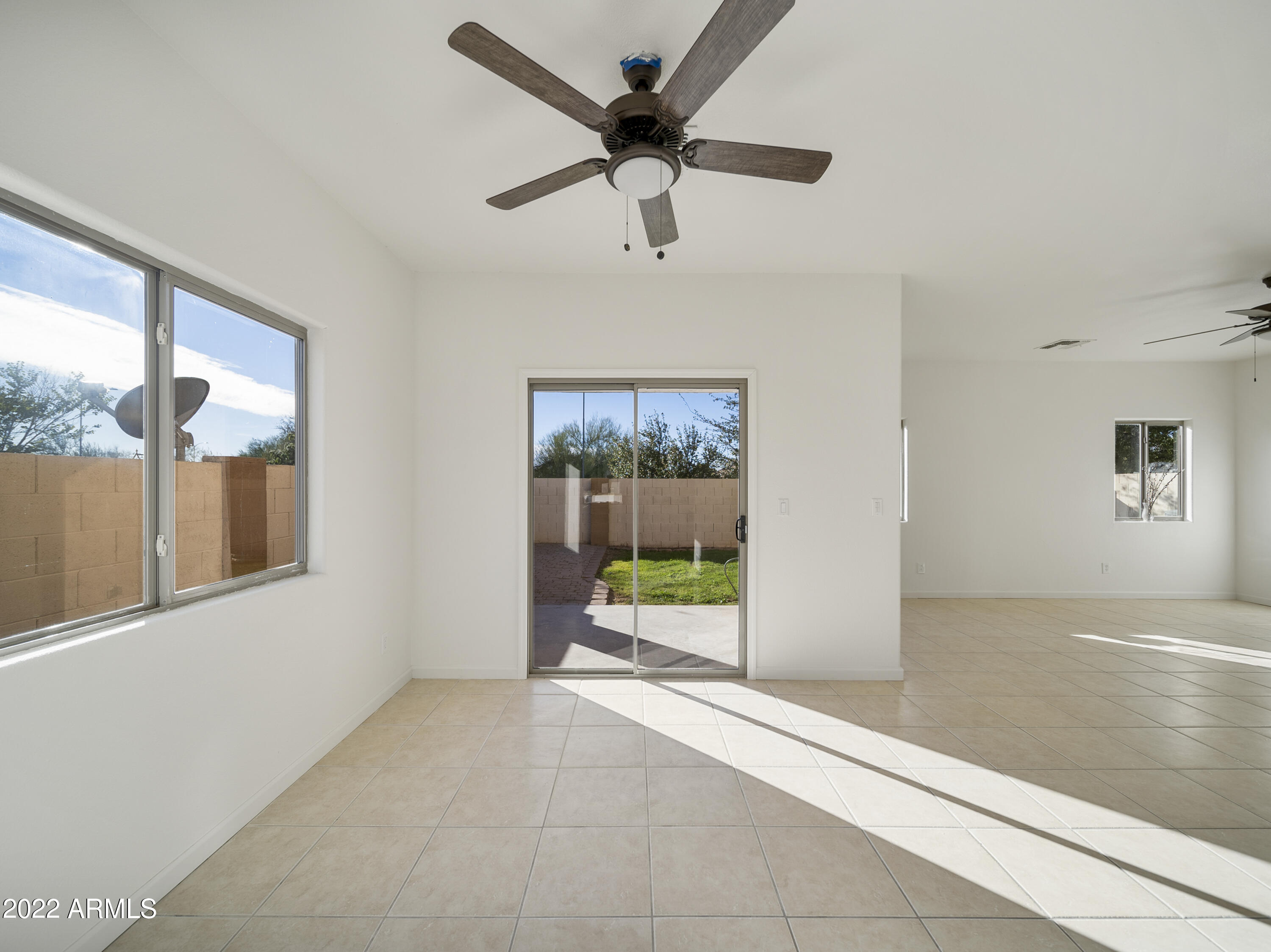 322 North 103rd Place Apache Junction, AZ 85120 - Photo 10 of 33 Dining area