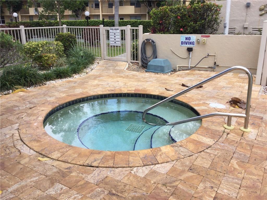 777 South Federal Highway, Unit 511RP Pompano Beach, FL 33062 - Photo 20 of 37 a view of outdoor space and yard