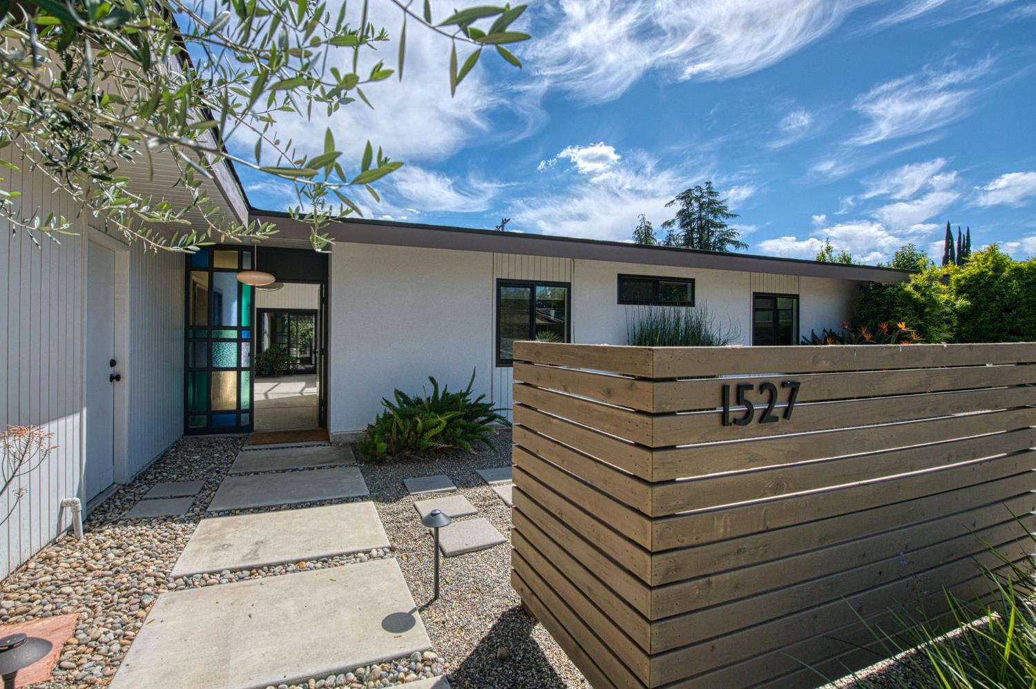1527 West San Ramon Avenue Fresno, CA 93711 - Photo 4 of 55